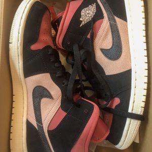 Jordan 1 Mid Canyon Rust (W). Size women’s US 9. UK 6.5. EUR 40.5